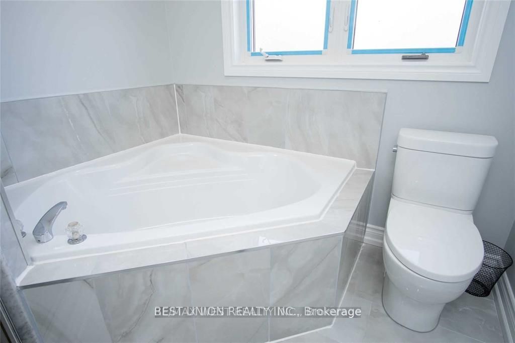 175 Sail Cres Cres