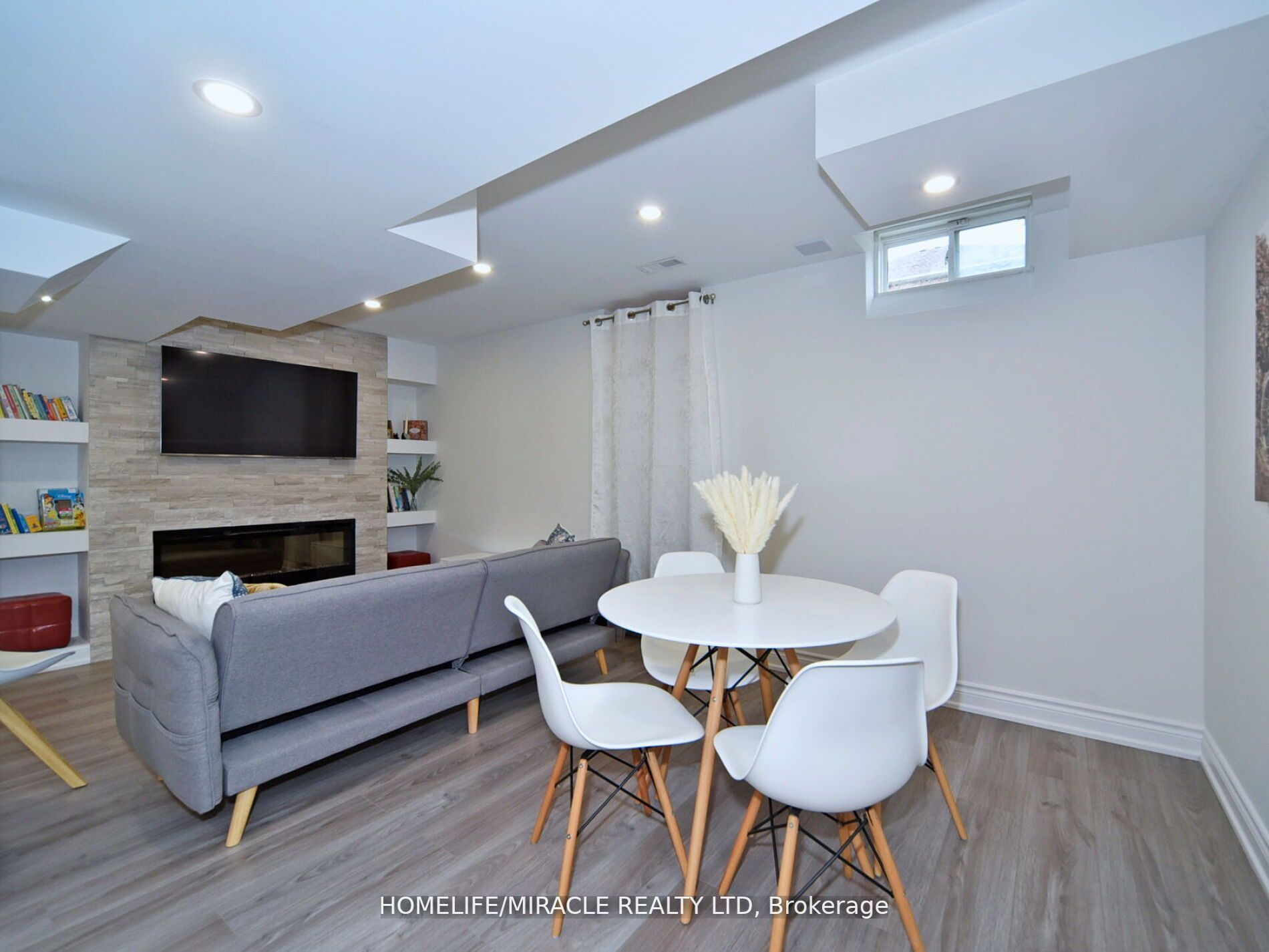 120 Black Maple Cres