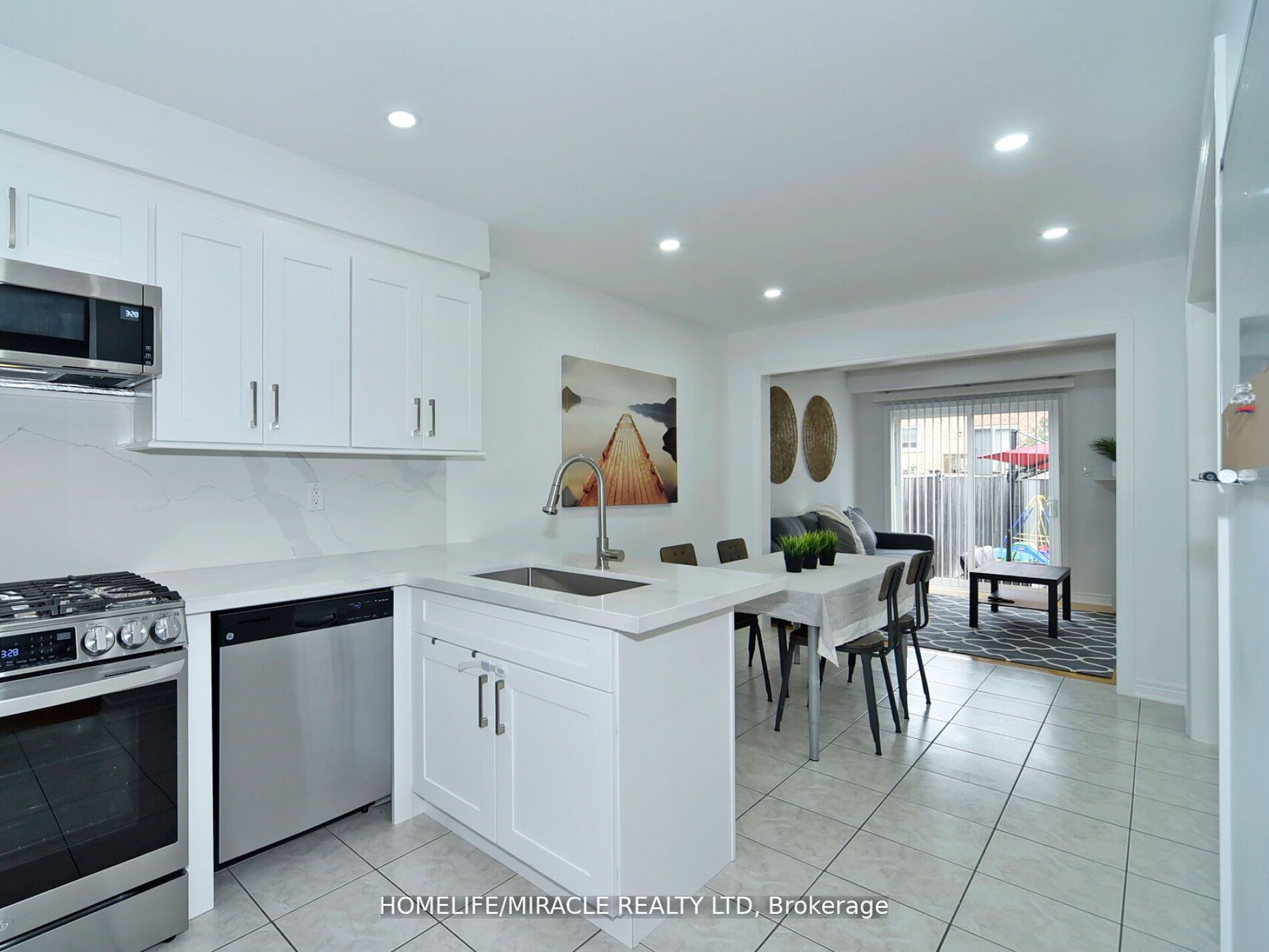 120 Black Maple Cres