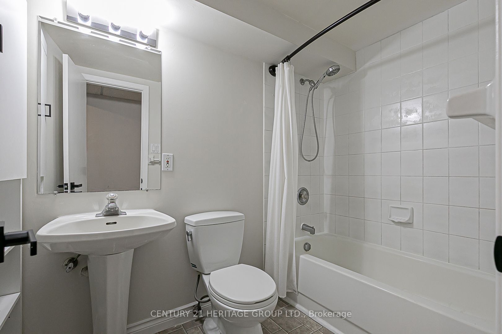 69 Tecumseh Dr