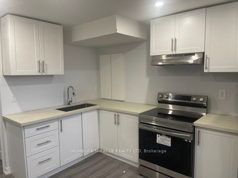 63 Arnold Cres