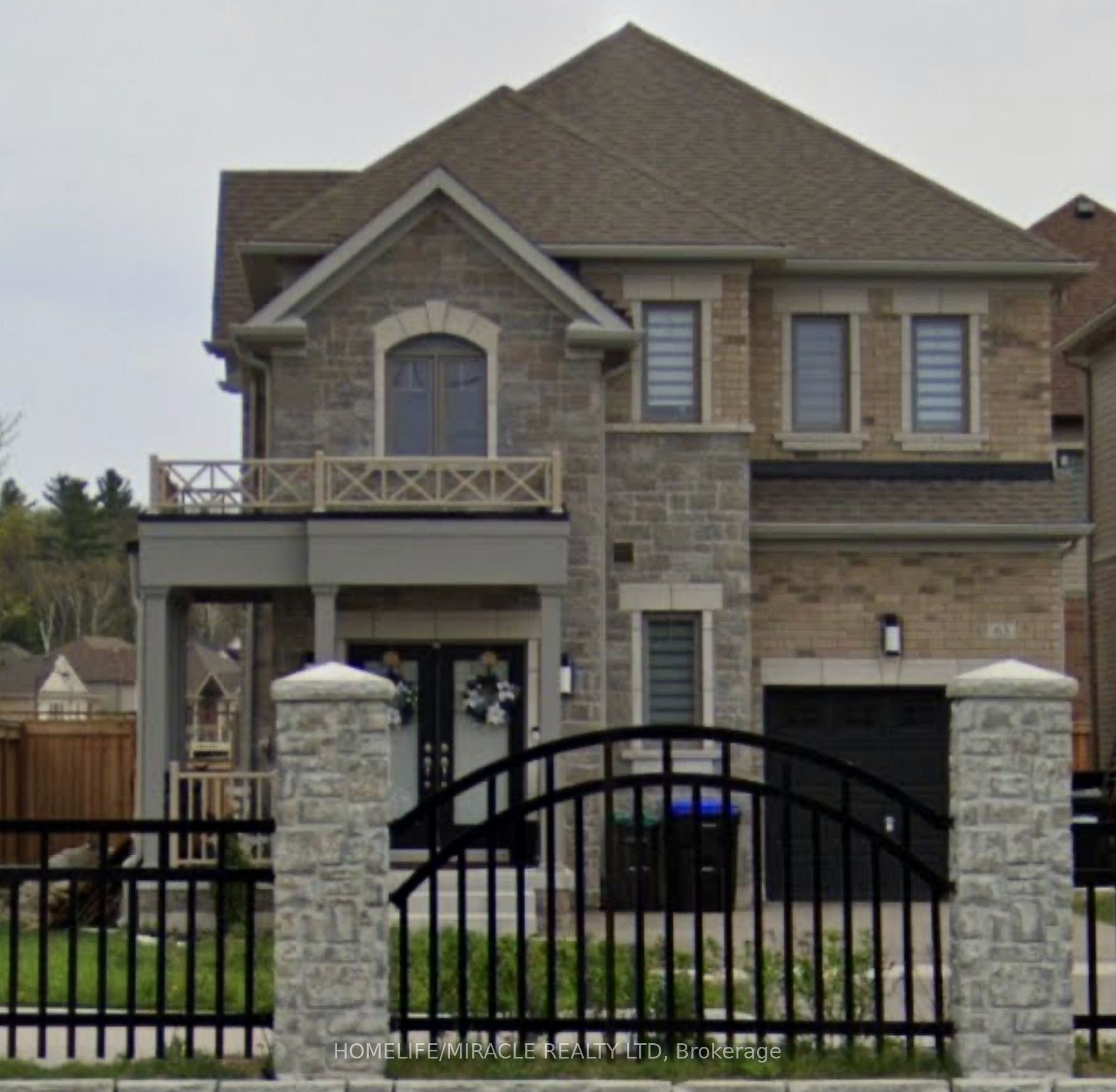 63 Arnold Cres