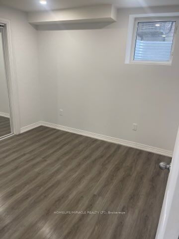63 Arnold Cres
