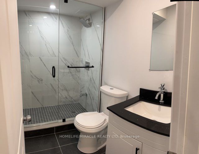 63 Arnold Cres