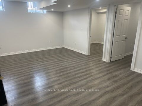 63 Arnold Cres