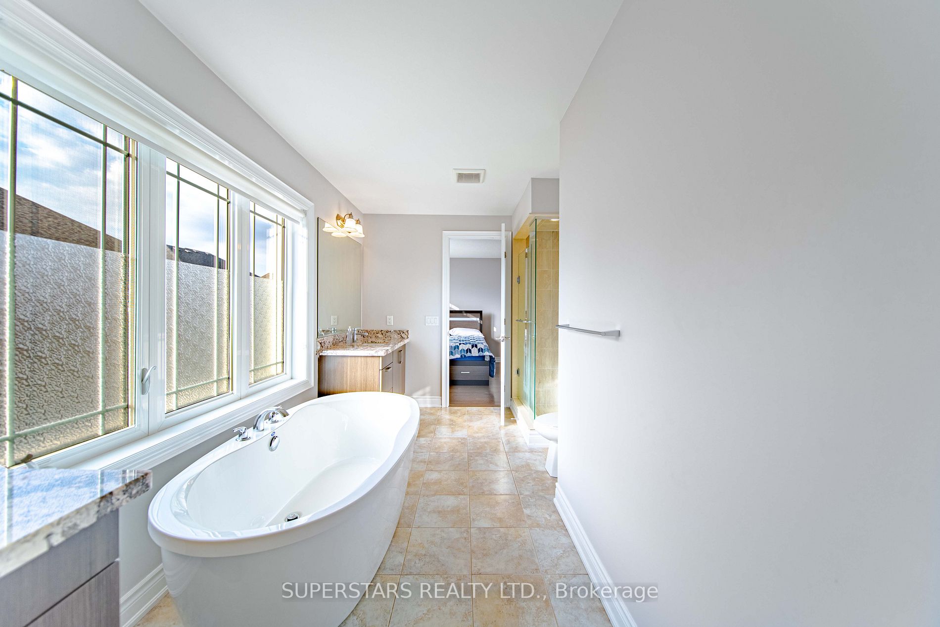 75 Walter English Dr