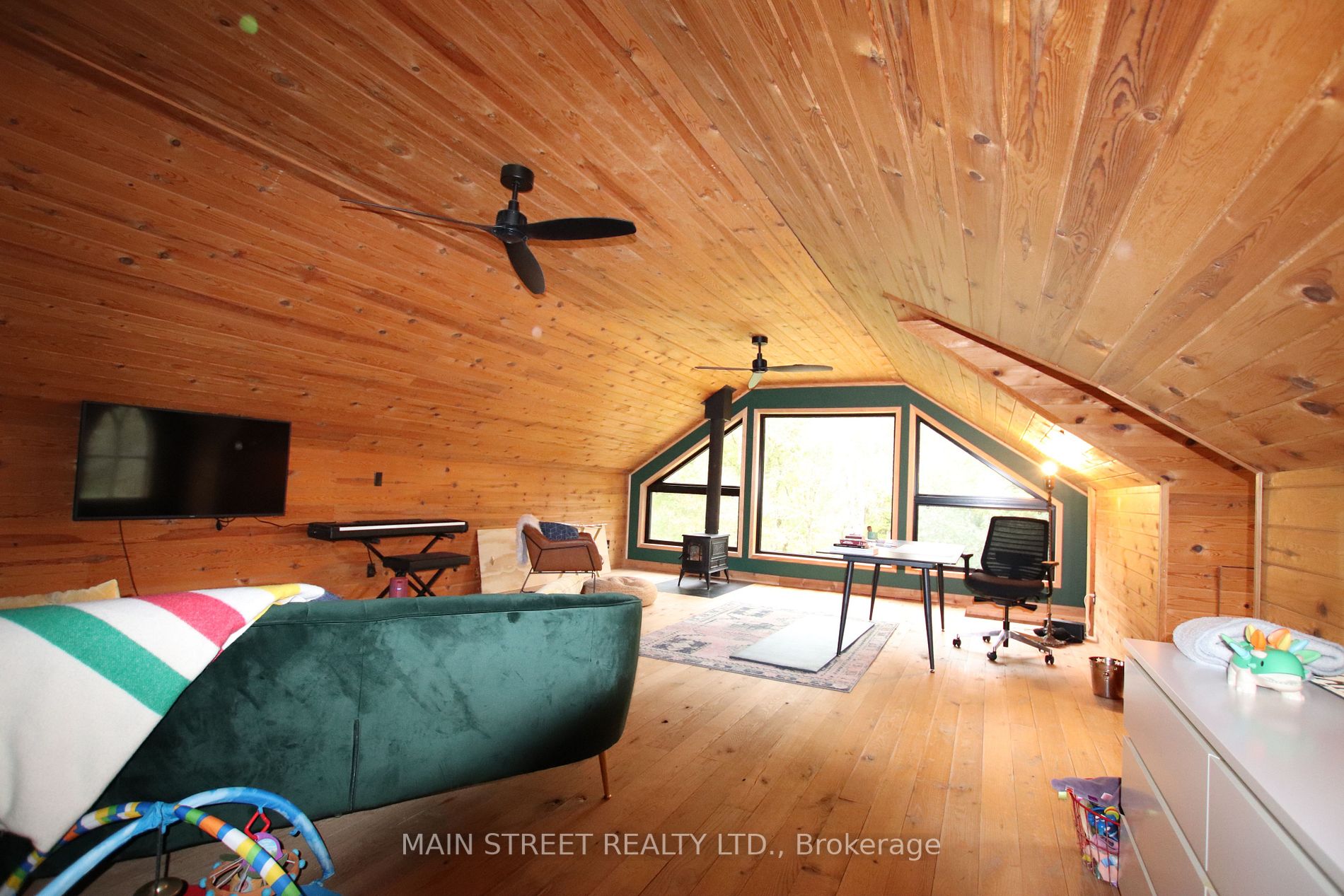 2864 Vivian Rd