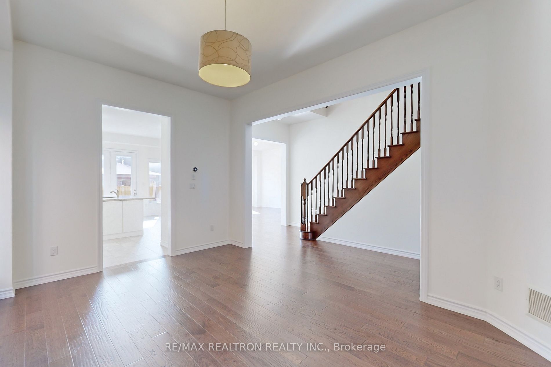 1037 Larter St. St