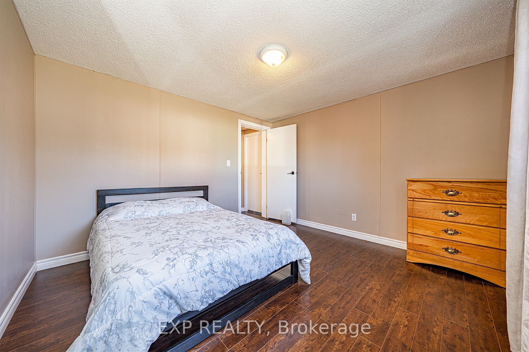 43 Juno Cres, #Room