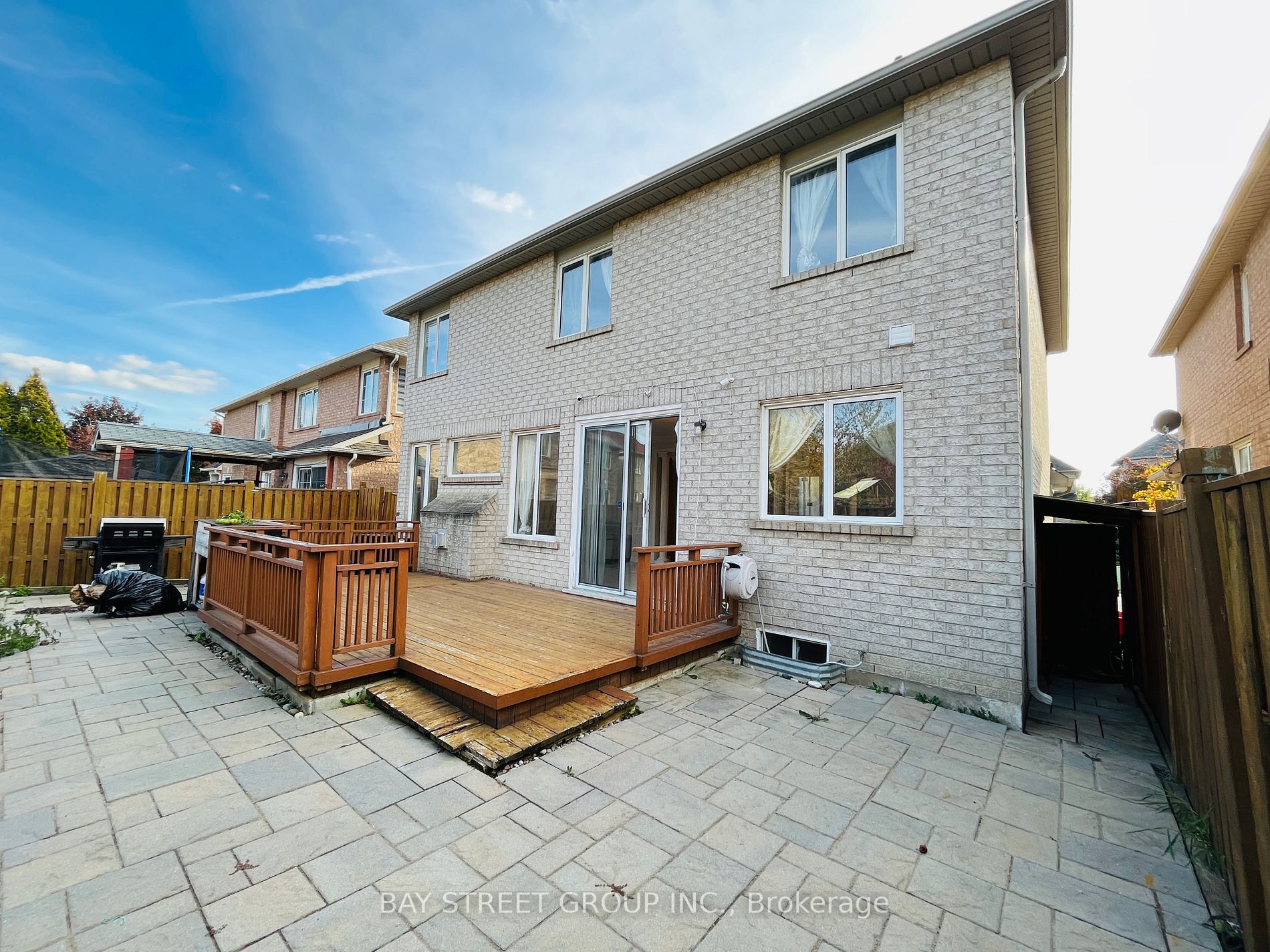 9 Gale Way, #Main