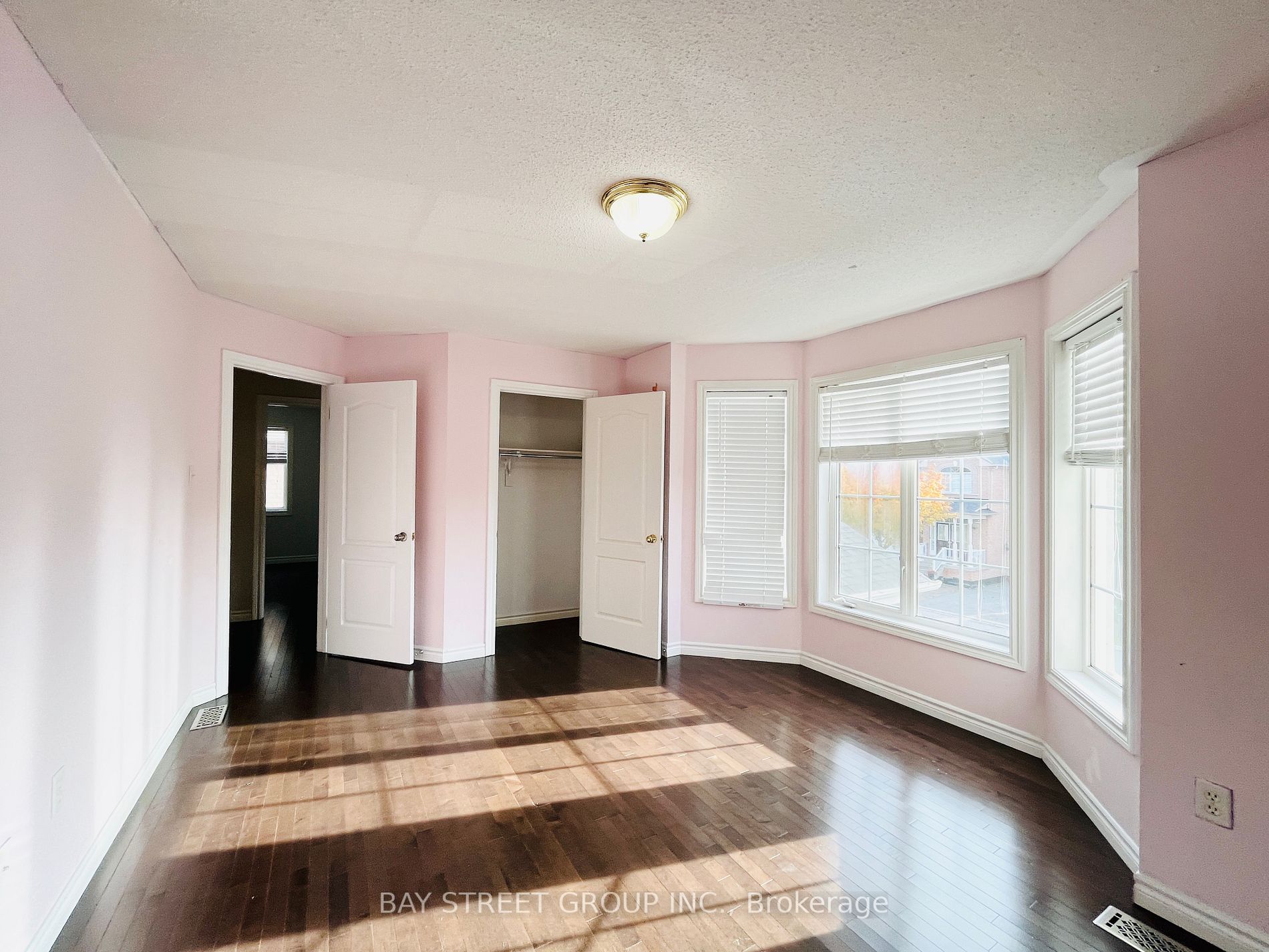 9 Gale Way, #Main