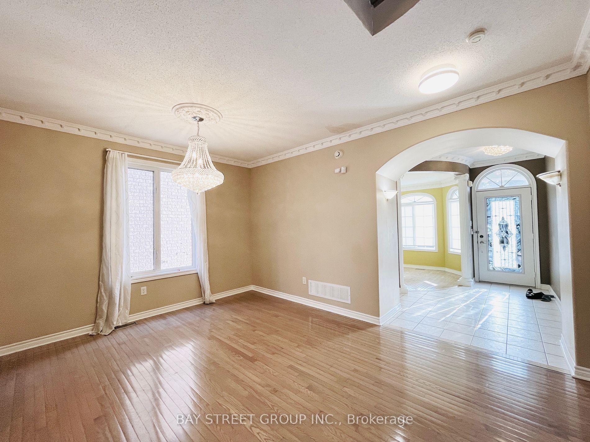 9 Gale Way, #Main