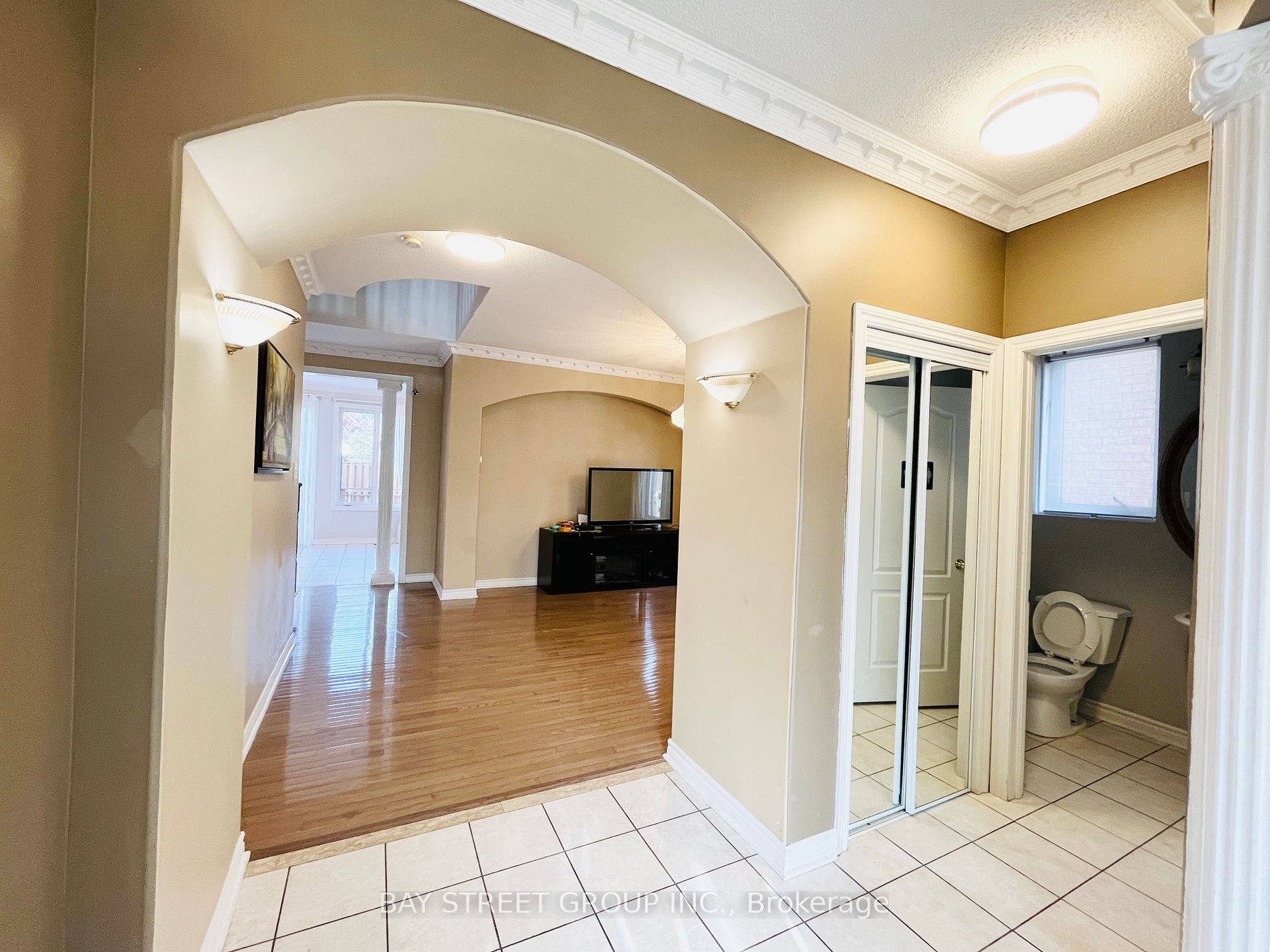 9 Gale Way, #Main