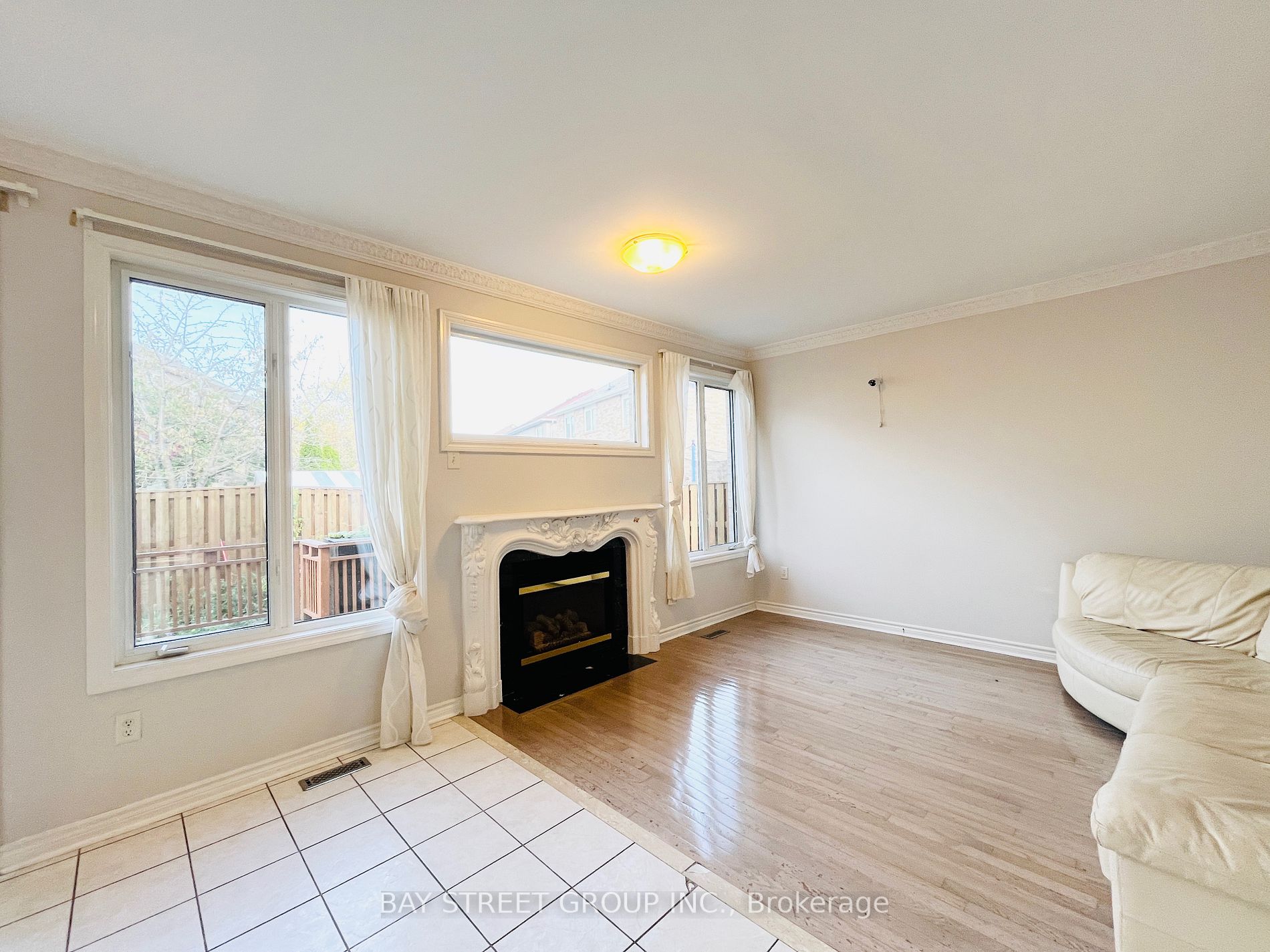9 Gale Way, #Main