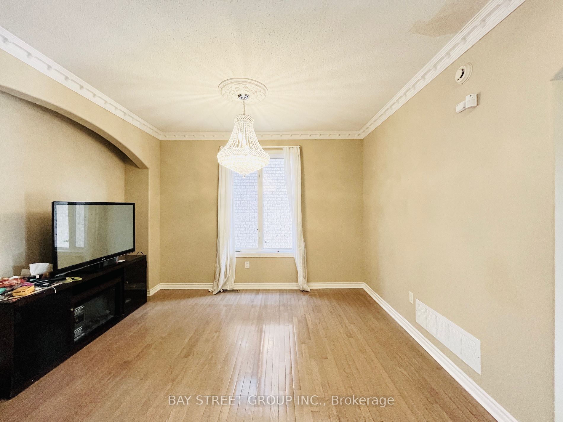 9 Gale Way, #Main