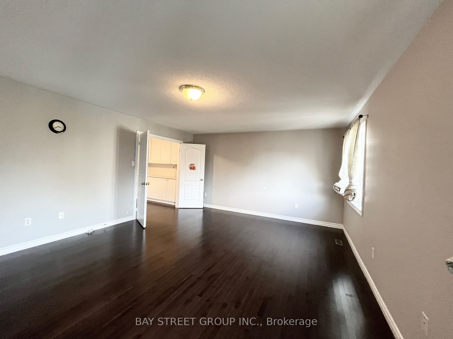 9 Gale Way, #Main