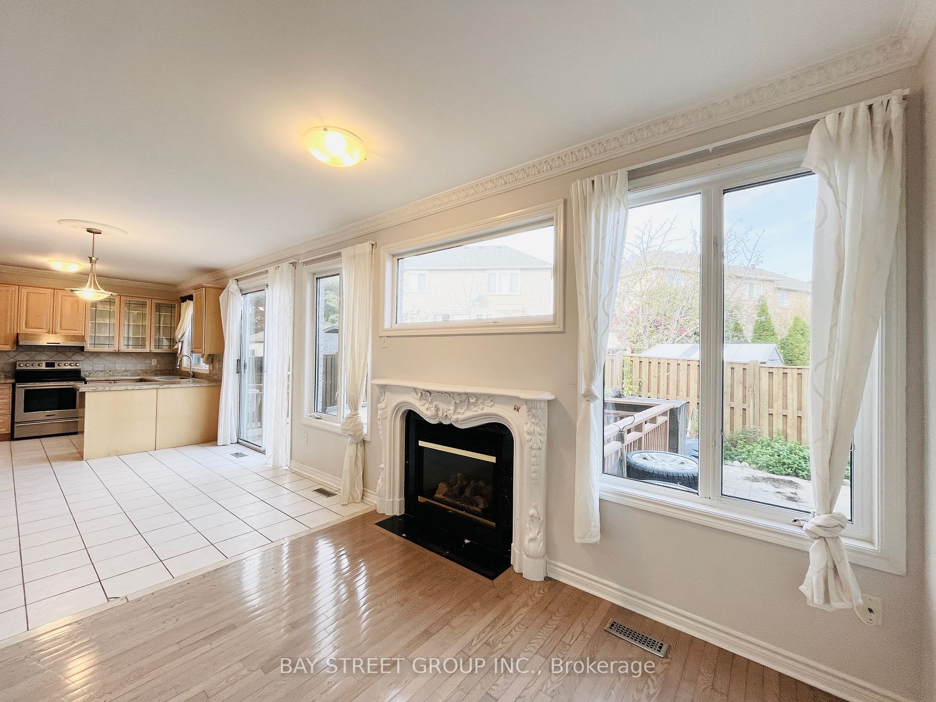 9 Gale Way, #Main