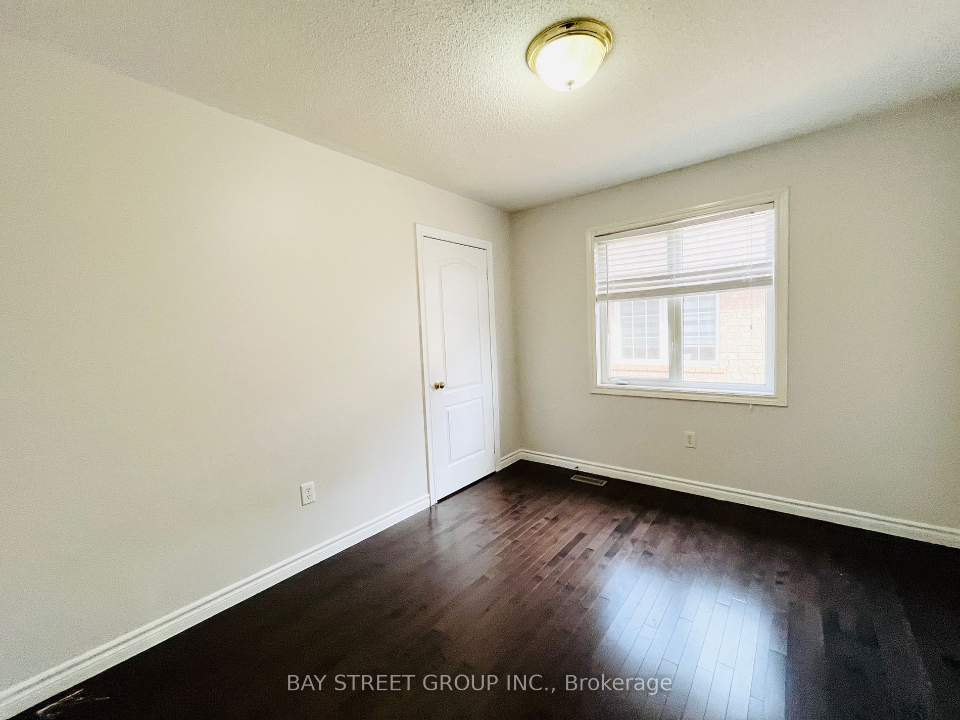 9 Gale Way, #Main