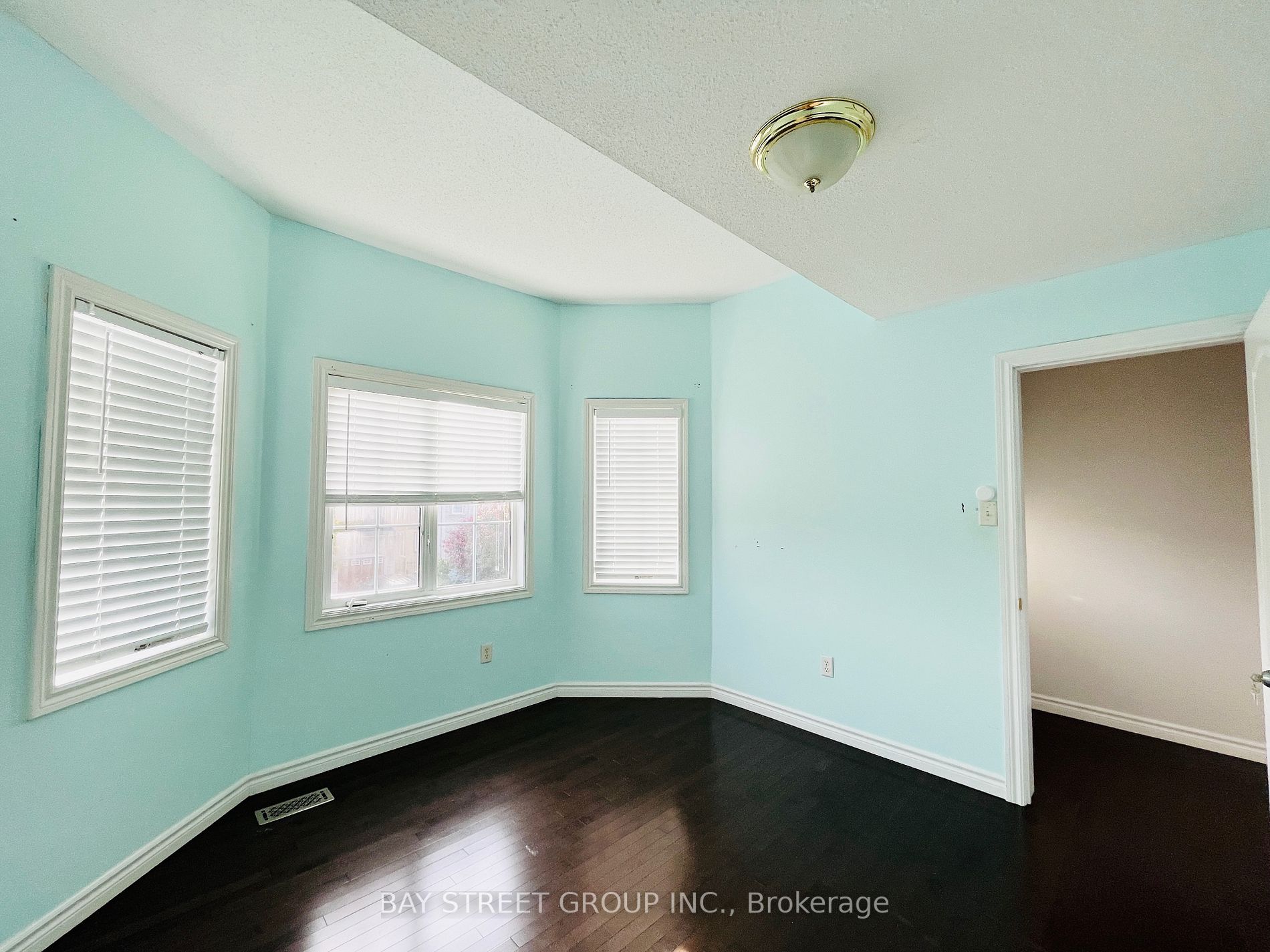 9 Gale Way, #Main