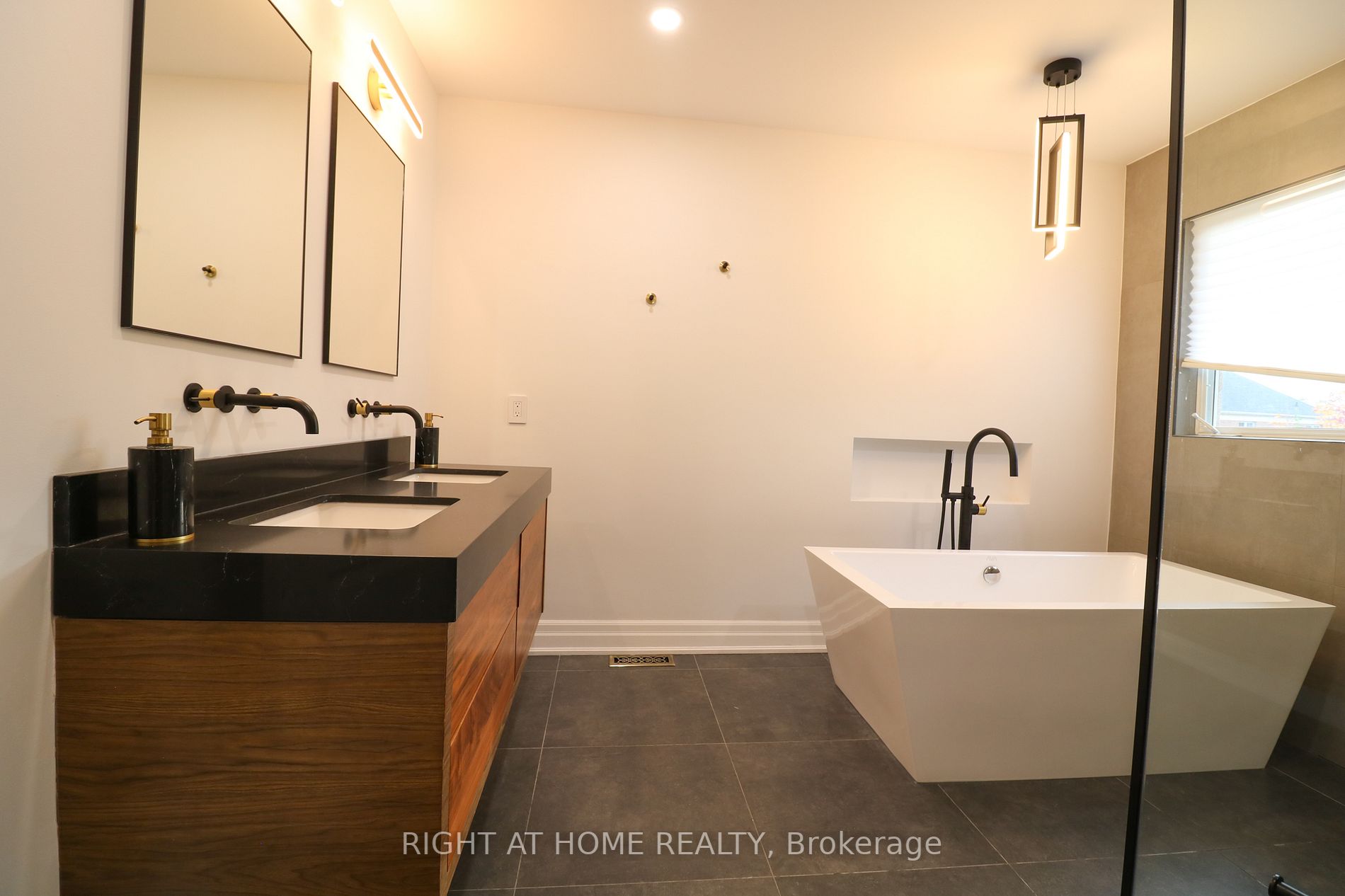 171 Humberland Drive