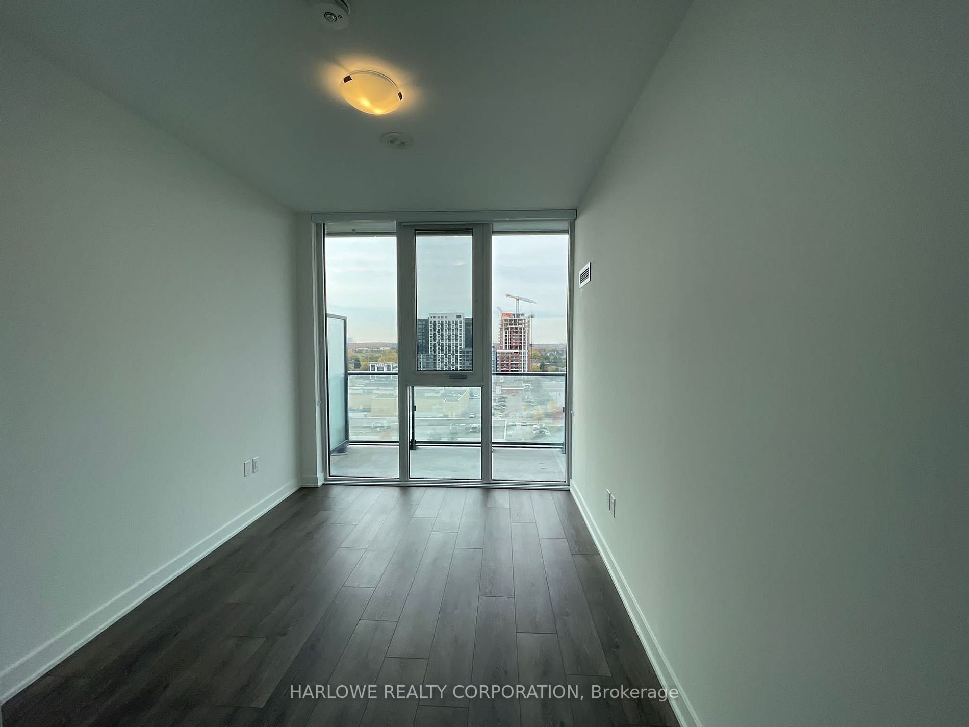 95 Oneida Cres, #912