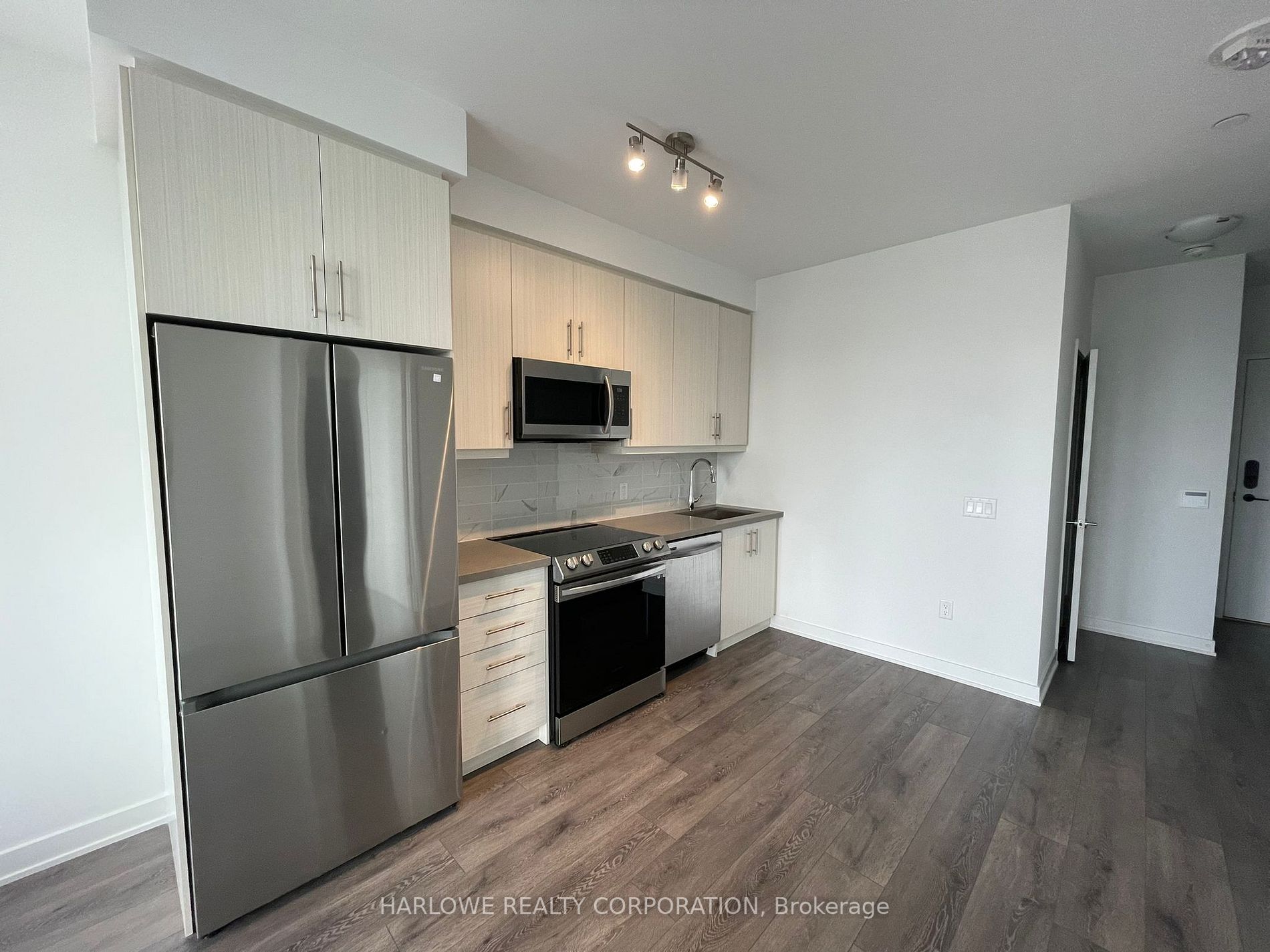 95 Oneida Cres, #912