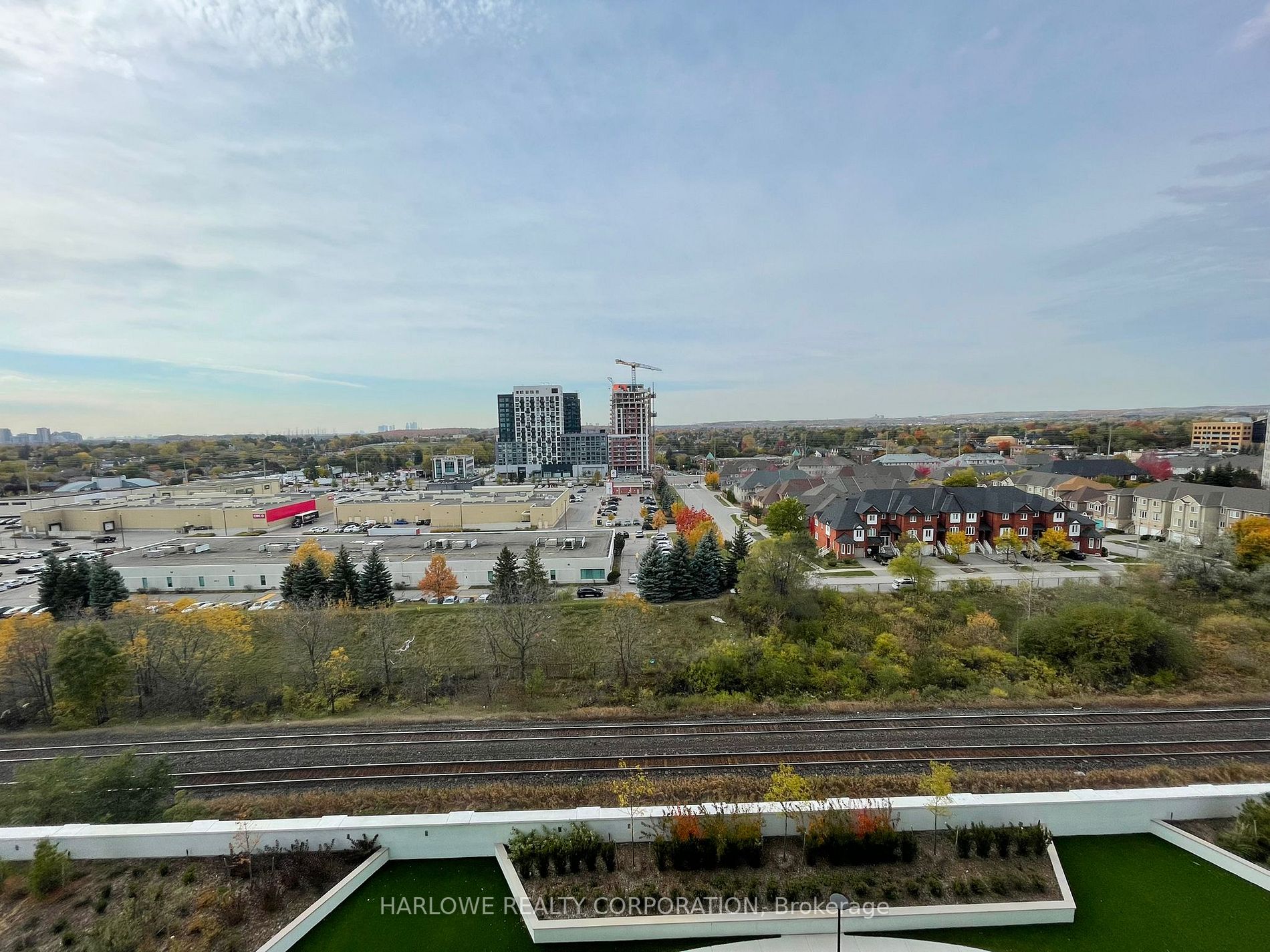 95 Oneida Cres, #912