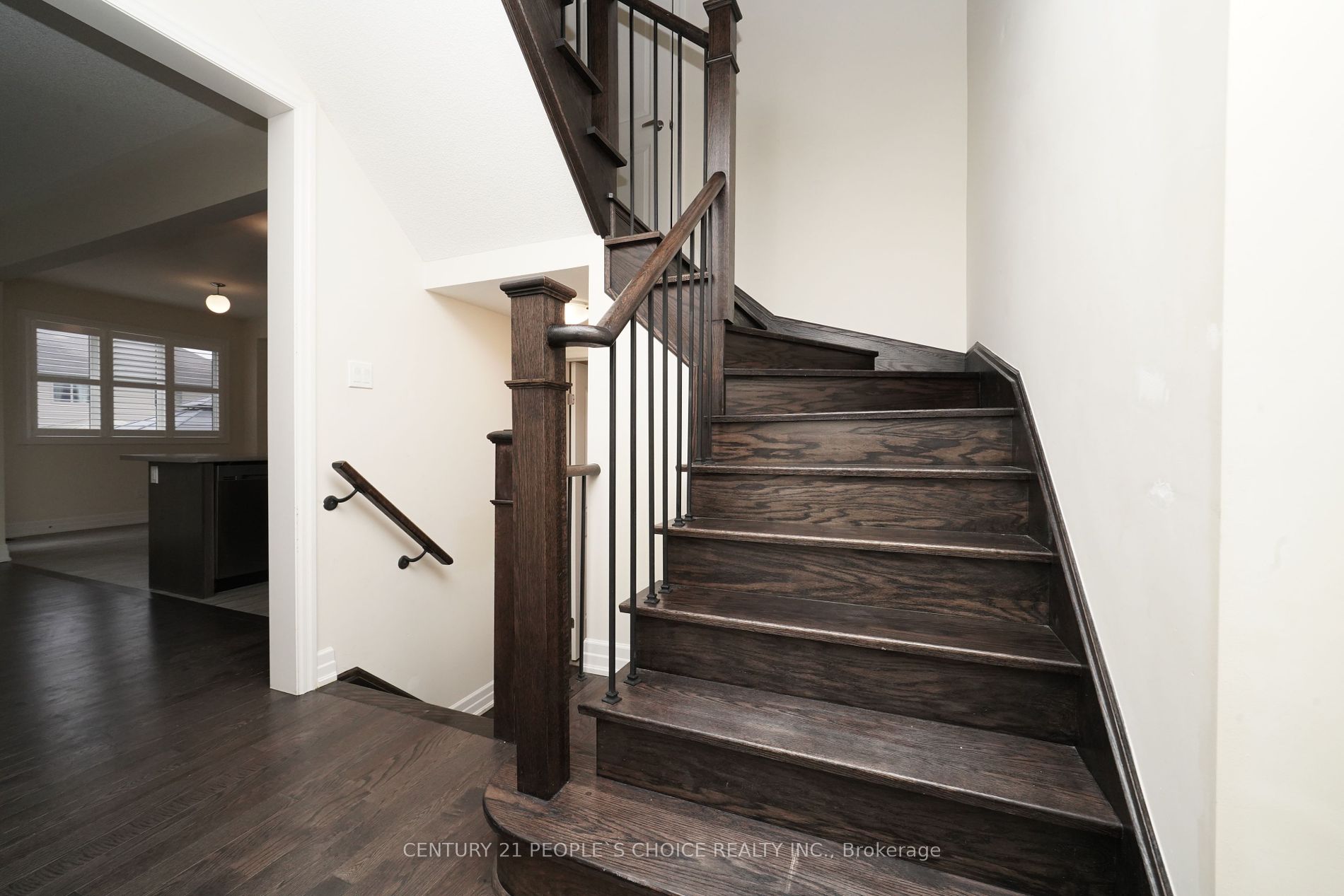 28 Hutton Cres