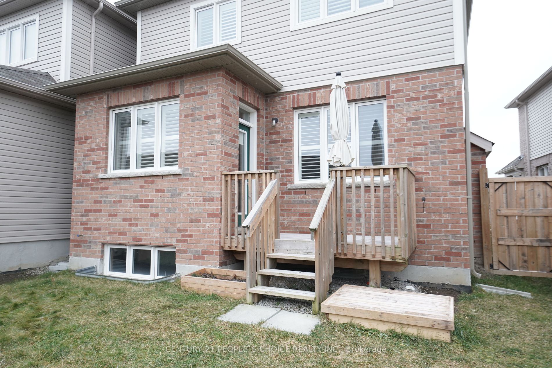 28 Hutton Crescent