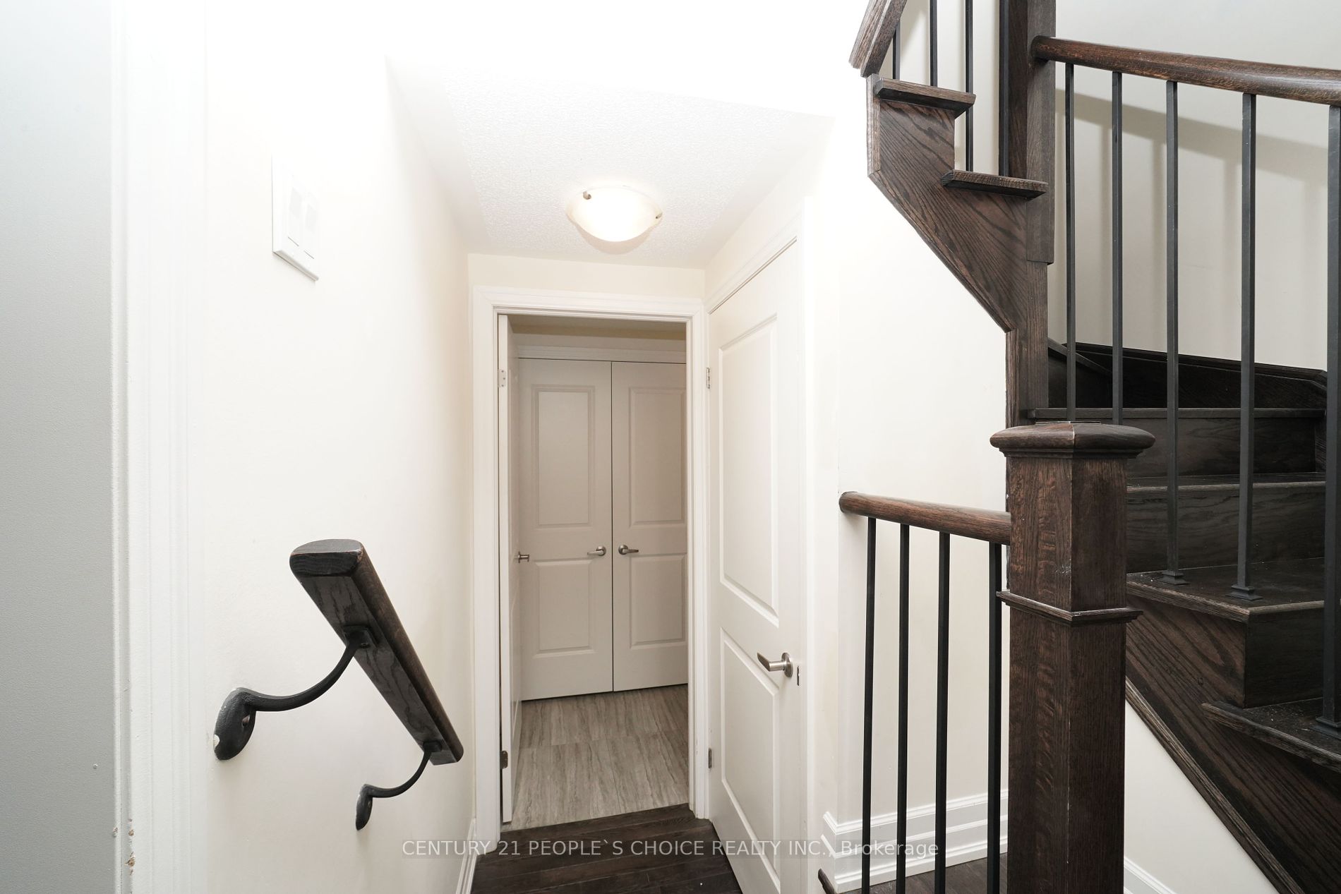 28 Hutton Cres