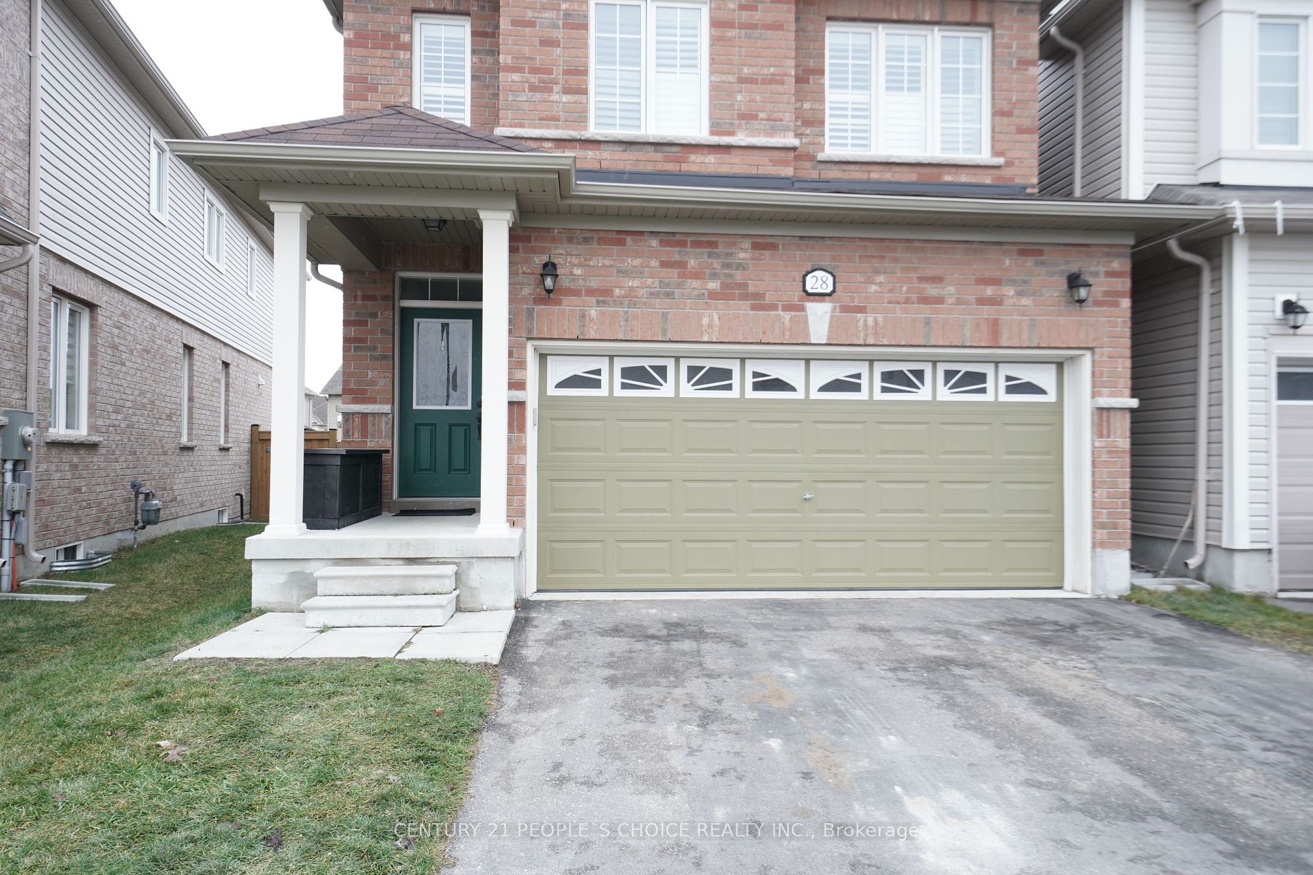 28 Hutton Cres