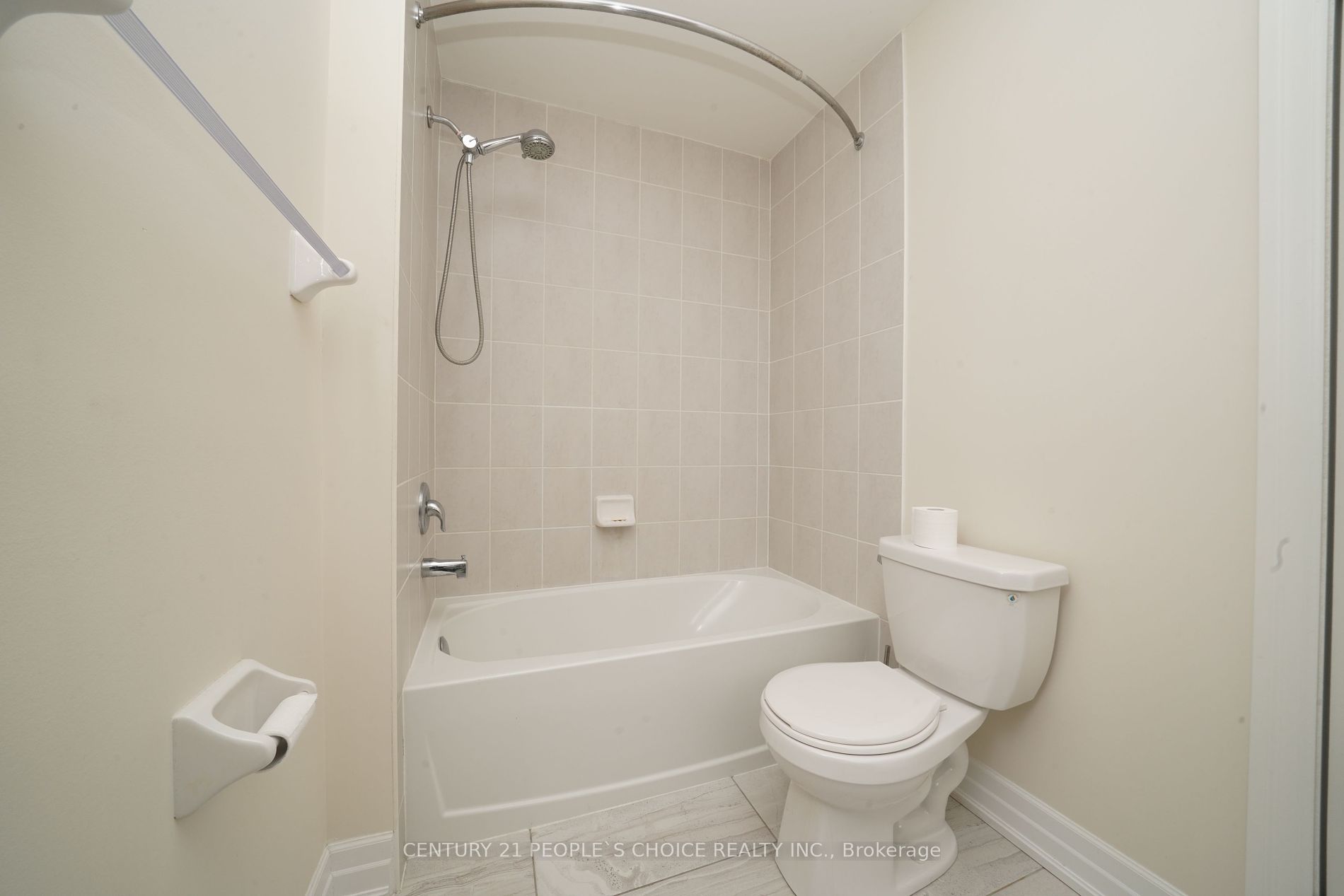 28 Hutton Cres