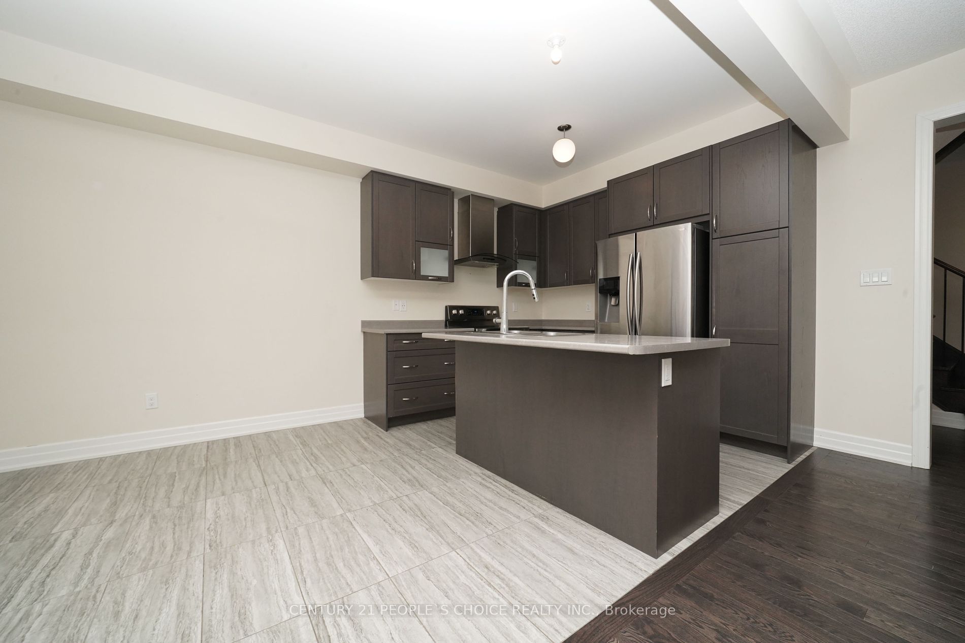28 Hutton Cres