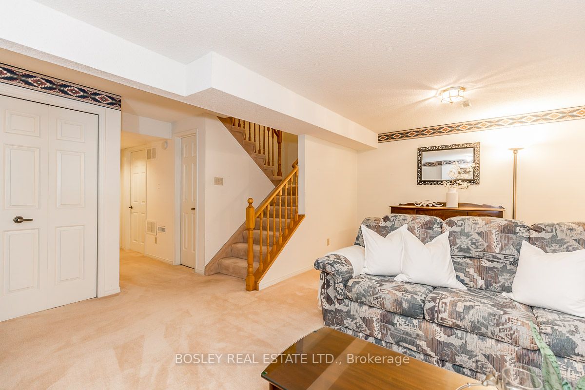 79 Green Briar Rd, #4
