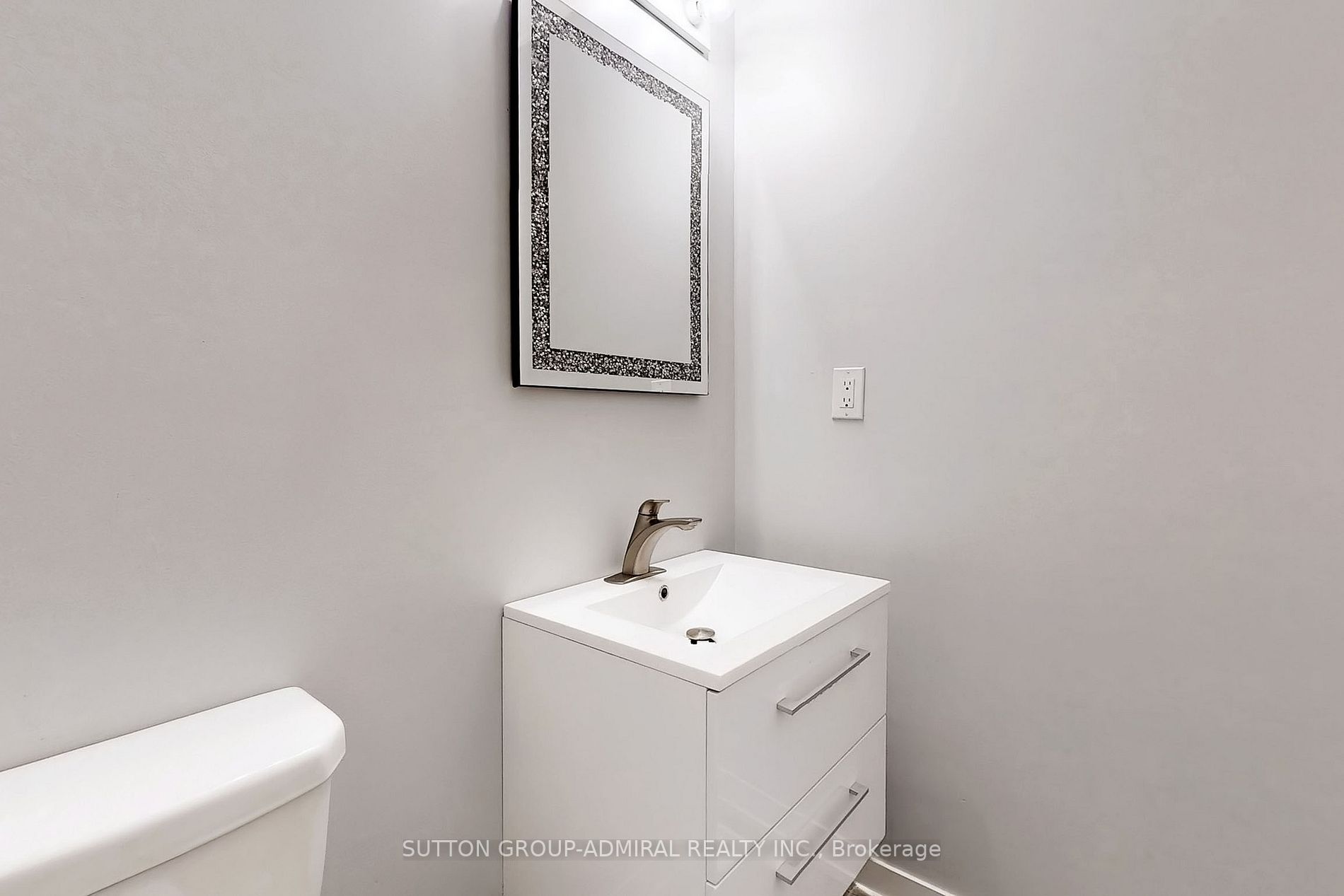 14 Avonmore Tr