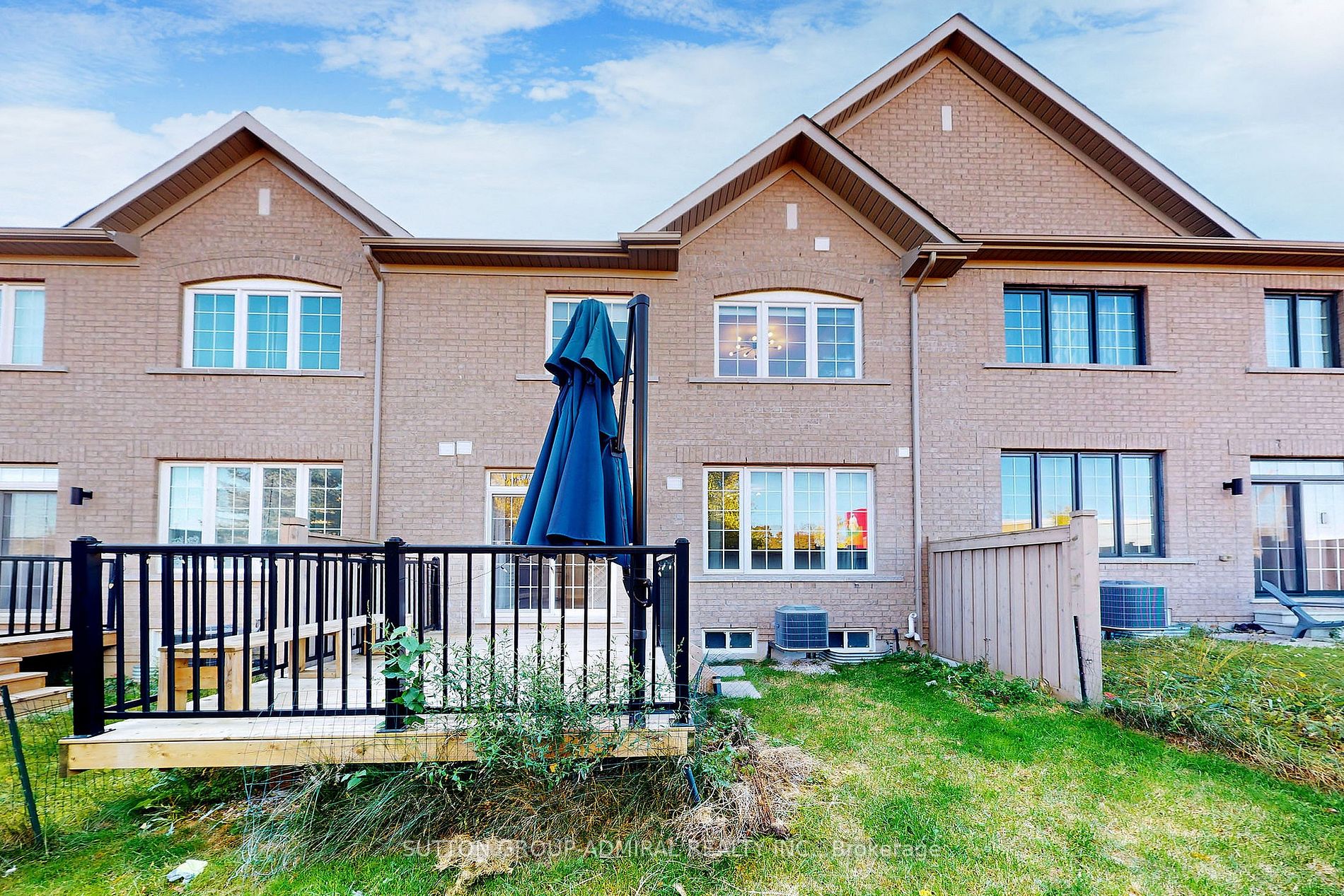 14 Avonmore Tr