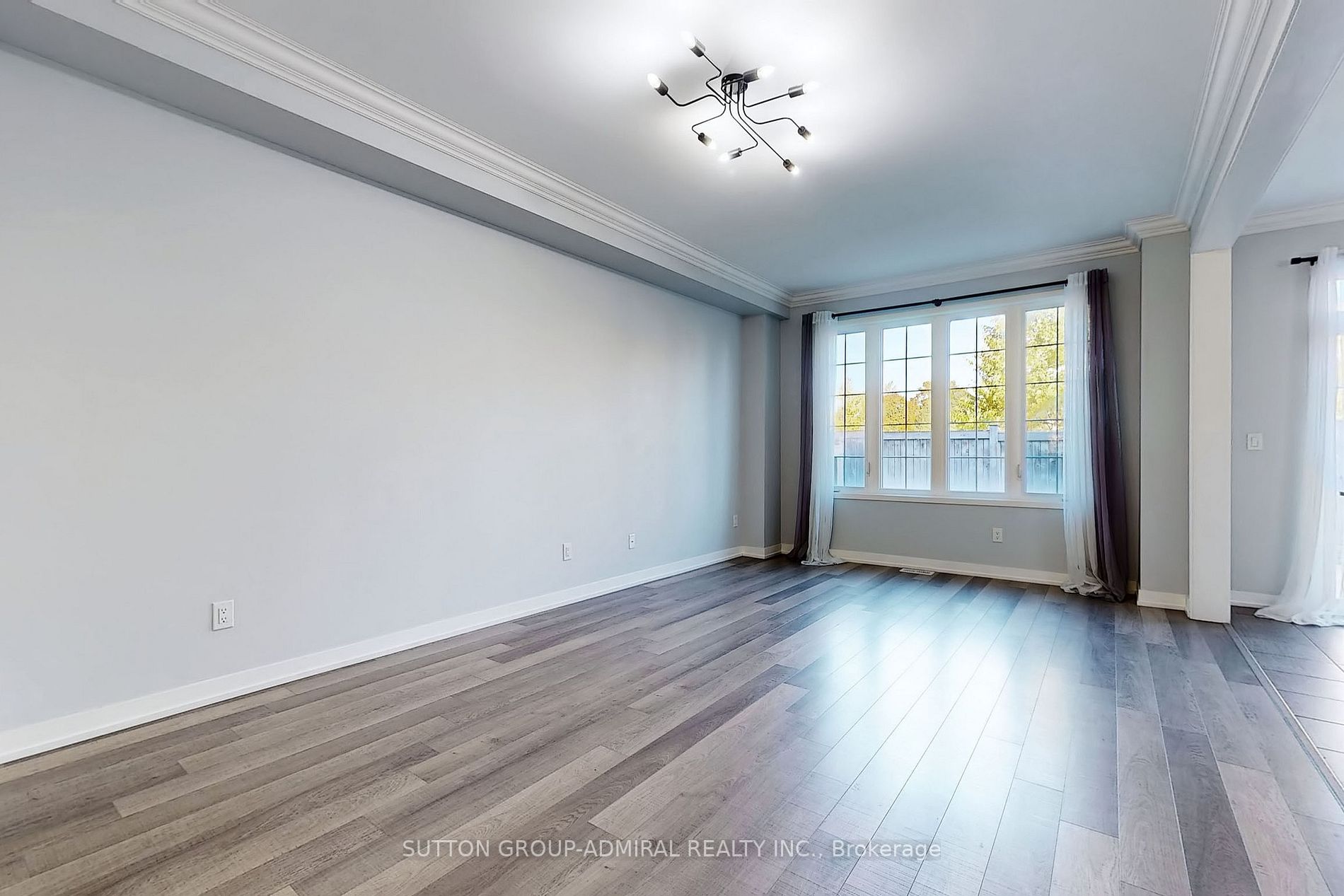 14 Avonmore Tr