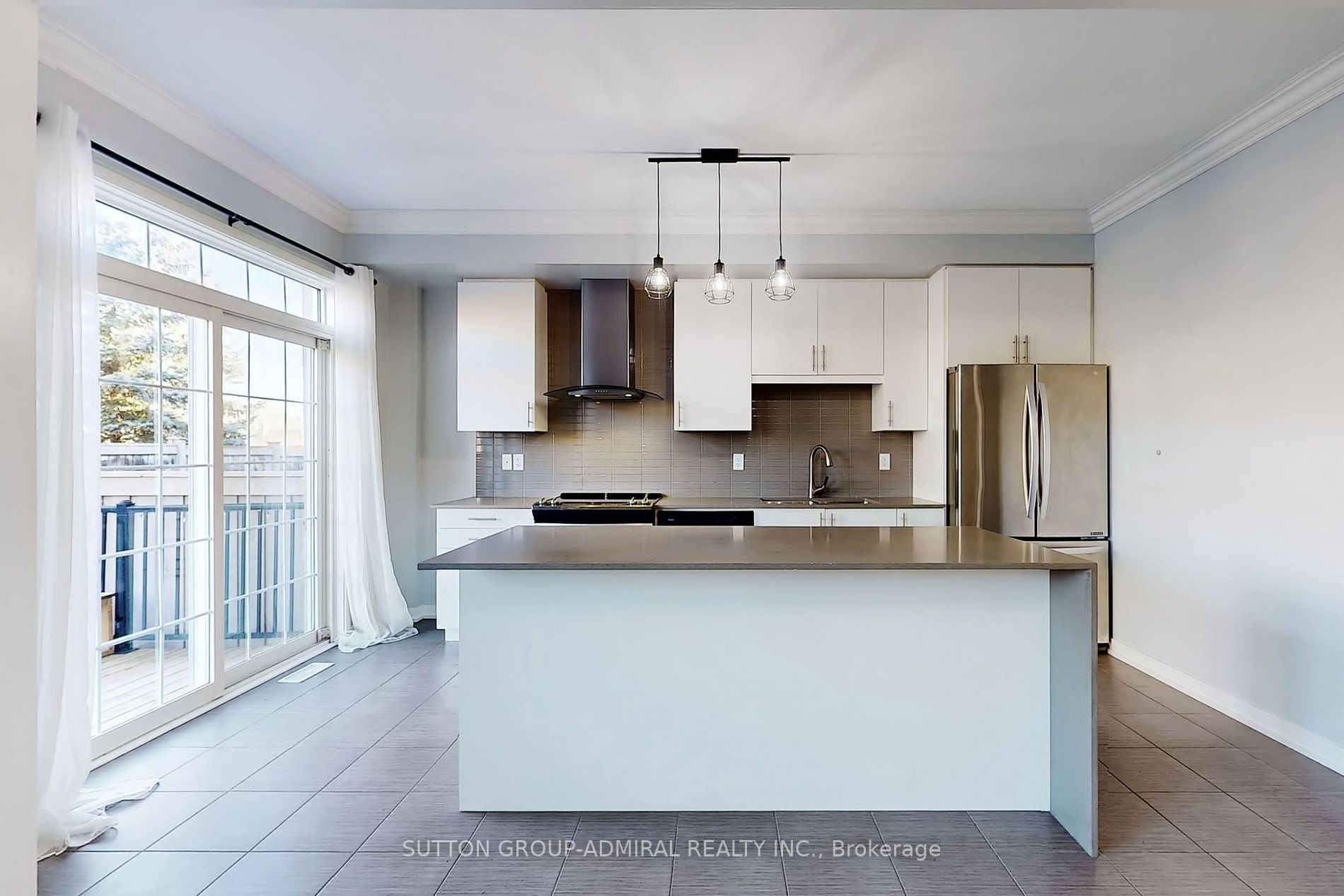 14 Avonmore Tr