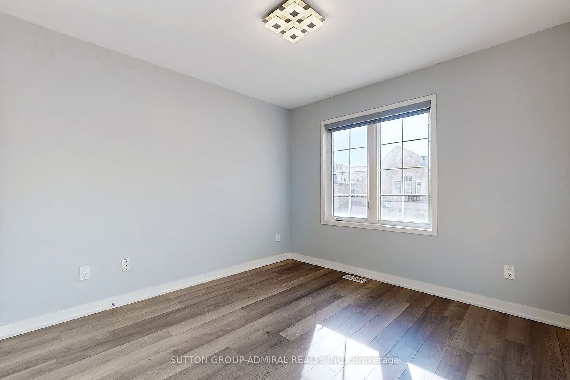14 Avonmore Tr