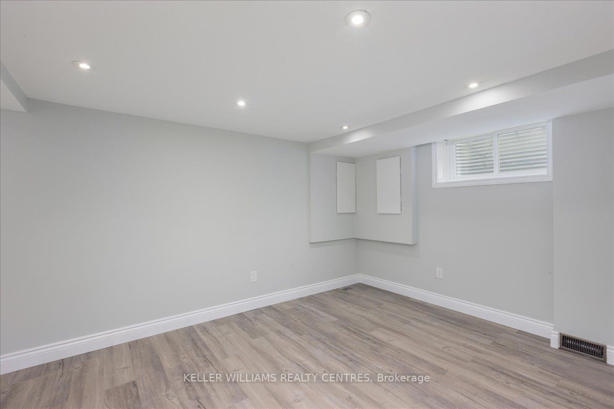 5 Evelyn Ave