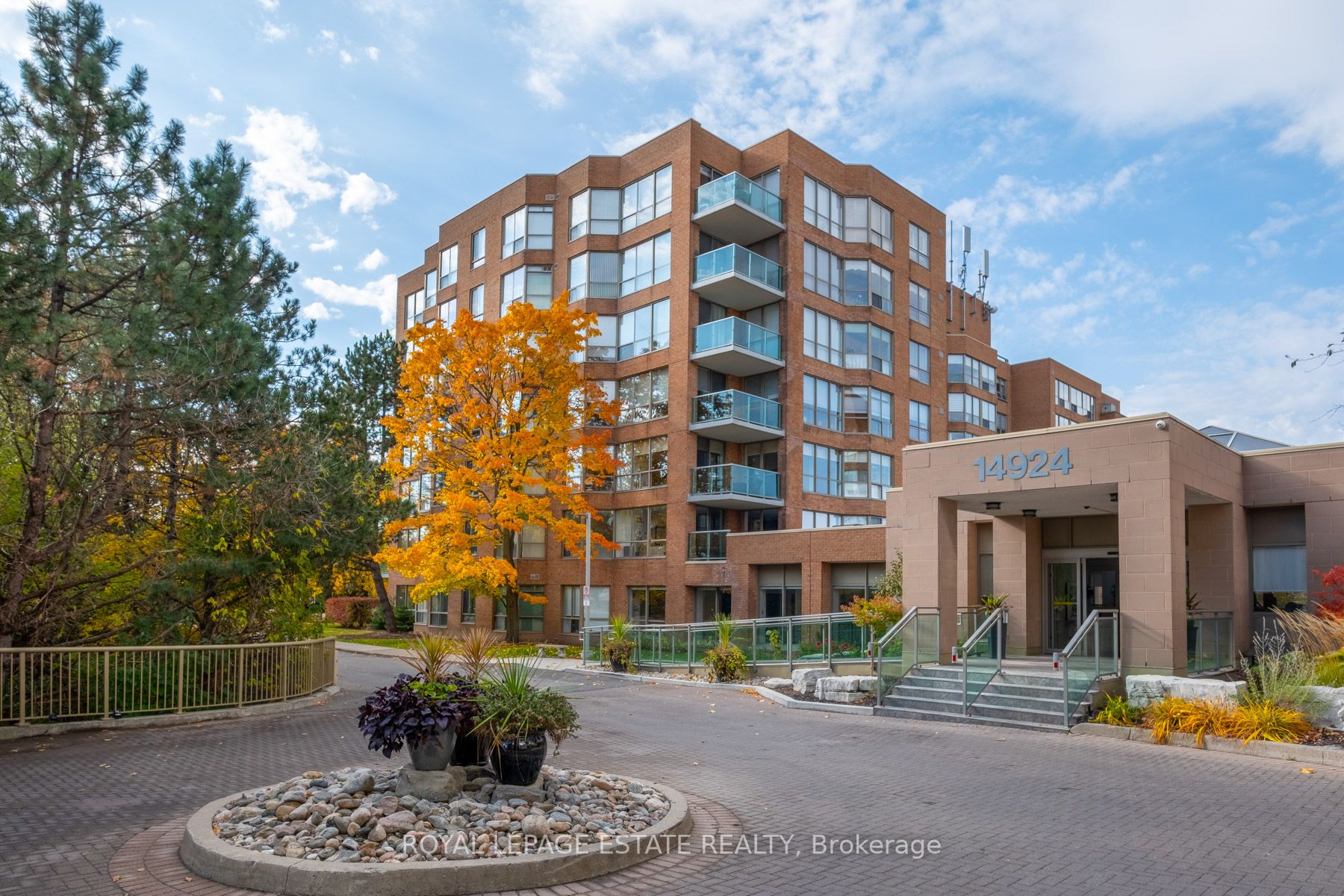 14924 Yonge St, #104