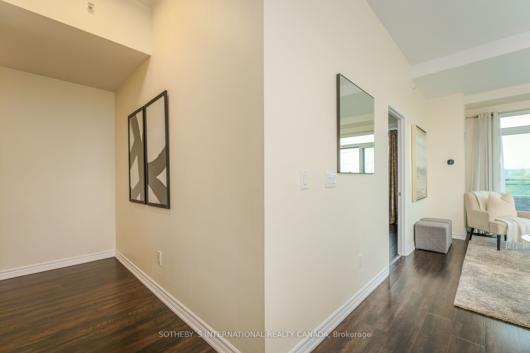 11611 Yonge St, #521