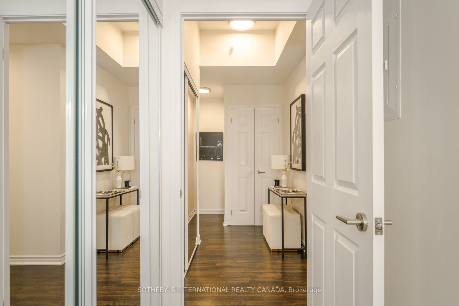 11611 Yonge St, #521