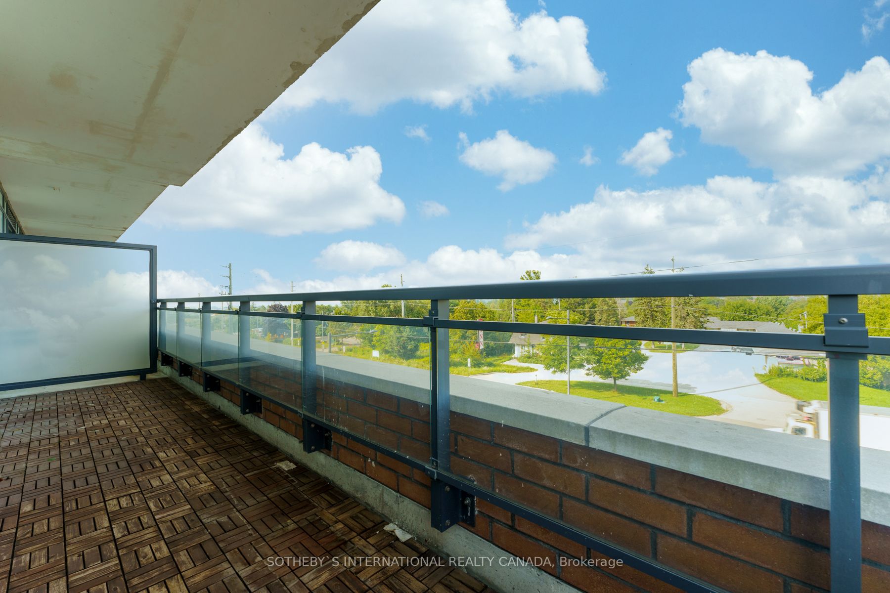 11611 Yonge St, #521