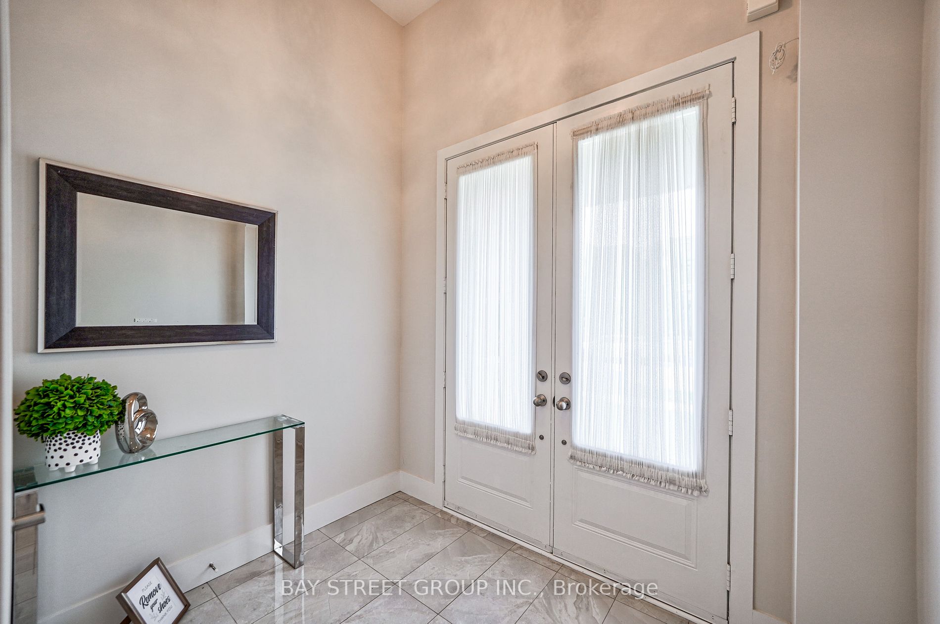 215 Elyse Crt