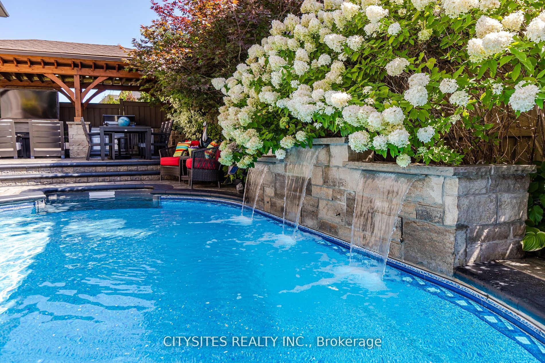 62 Virtue Cres