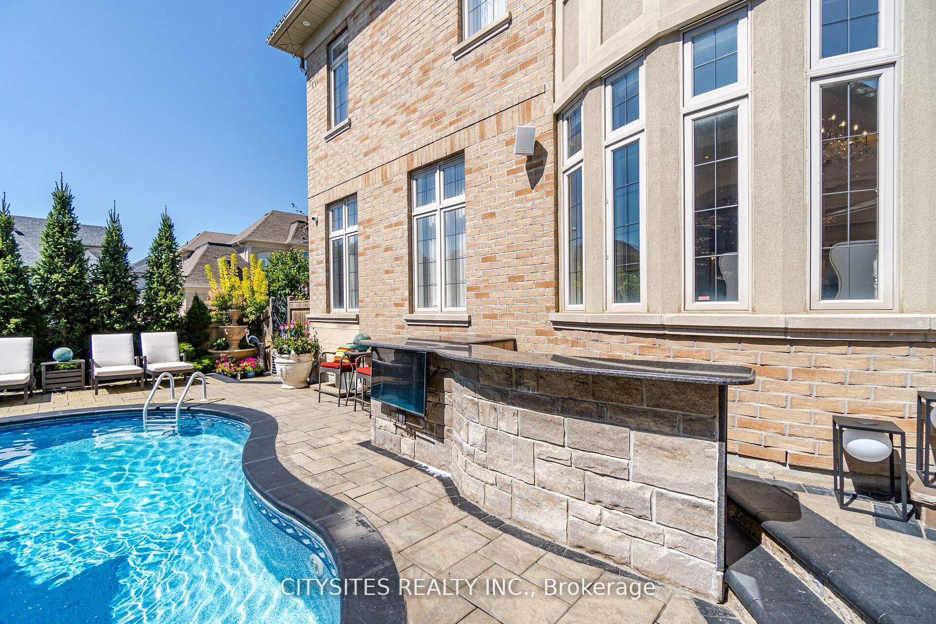 62 Virtue Cres