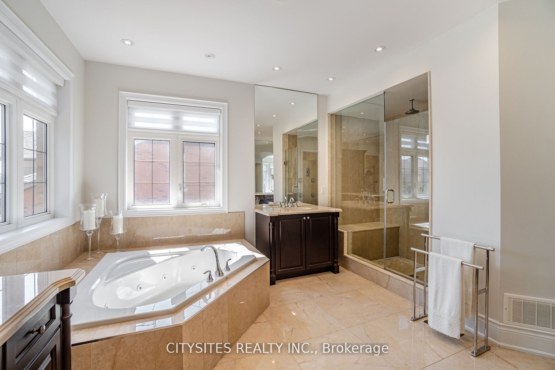 62 Virtue Cres