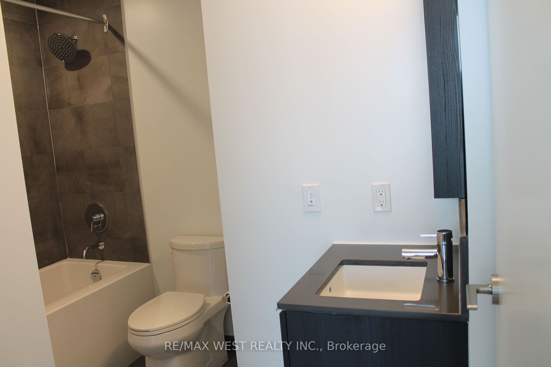 7890 Jane St, #5508