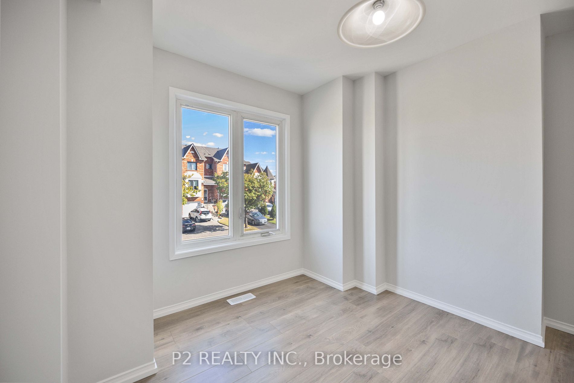 6 Prestwick Ave